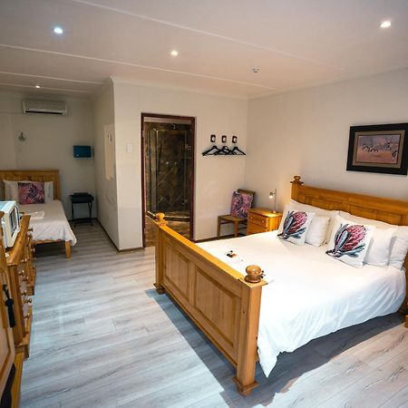 Olive Grove Guest Farm Beaufort West Exterior foto